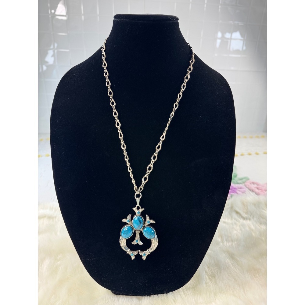 Turquoise‎ vtg Gemstone Southwestern Style Pendant Necklace Silver Tone